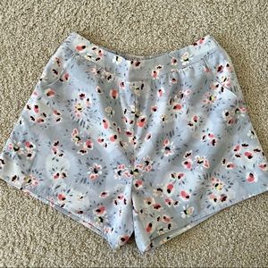 High-waisted summer floral shorts
